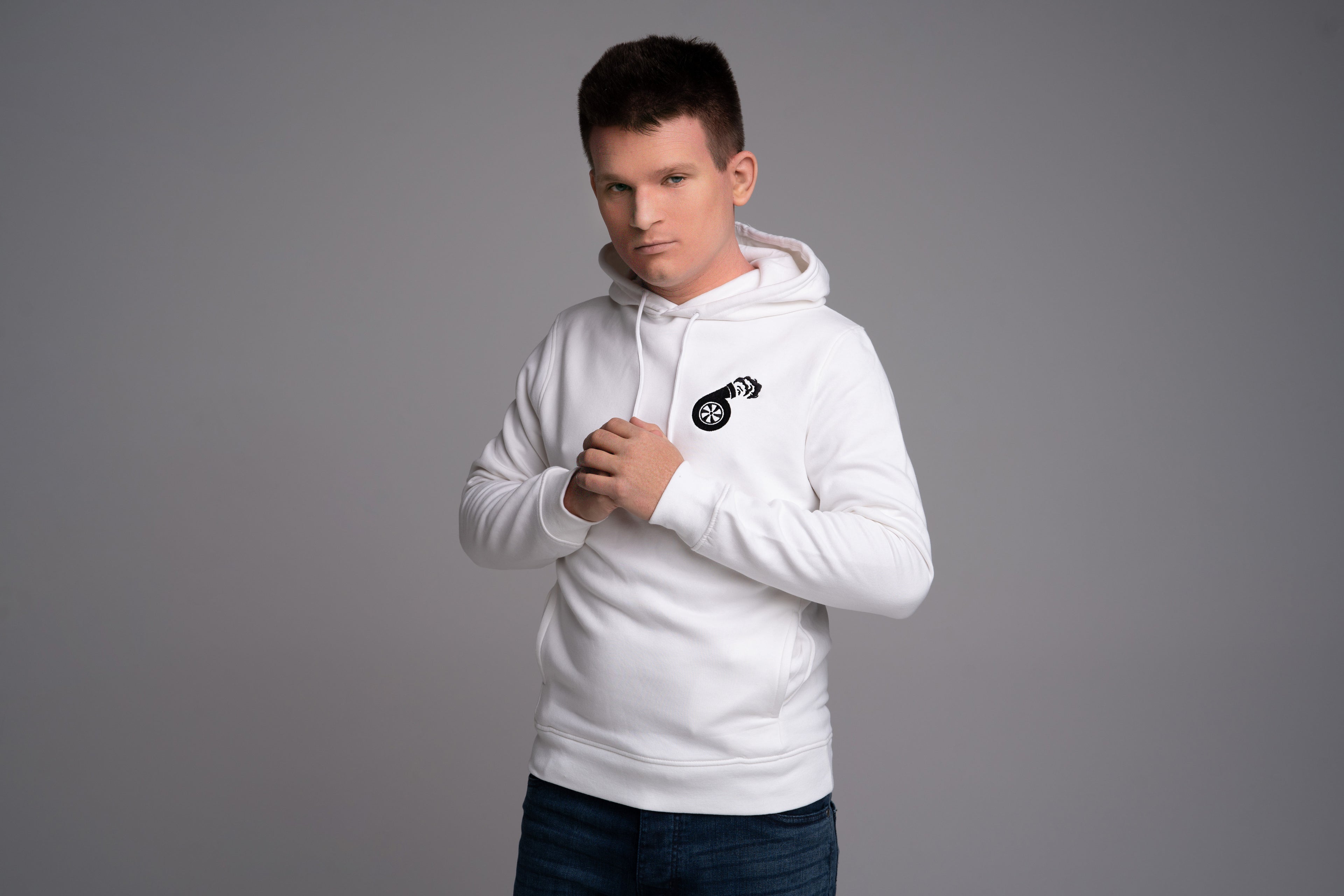 Bluza z kapturem Povagovani biała - detal